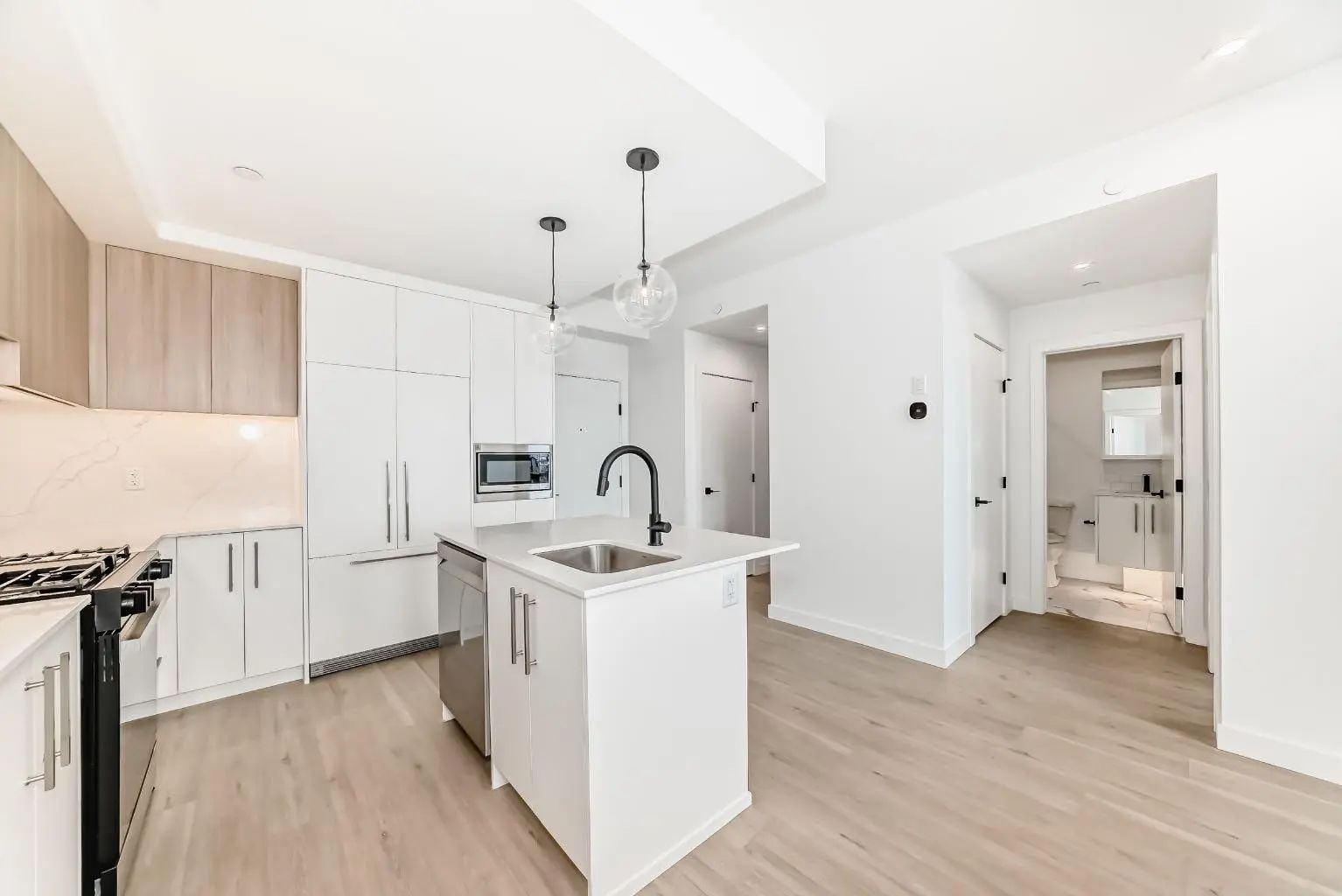 415 8375 Broadcast Avenue Southwest, Calgary – Residential Apartment Listing Photo 5