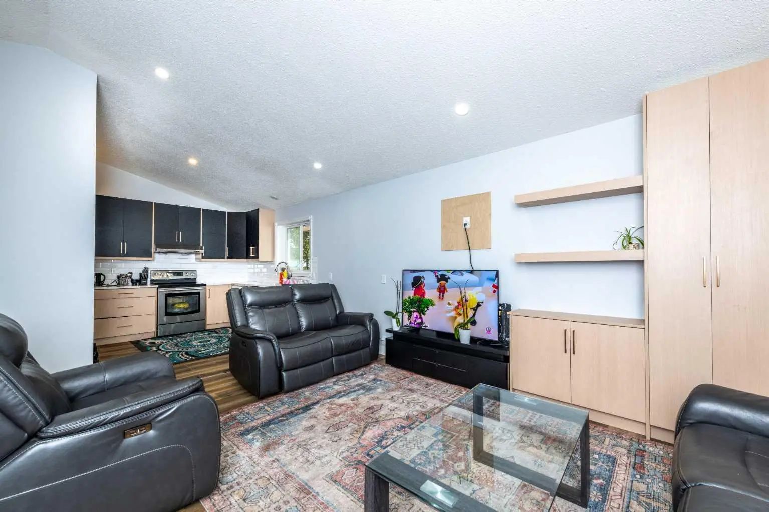 92 Martinwood Road Northeast, Calgary – Residential Detached Listing Photo 4