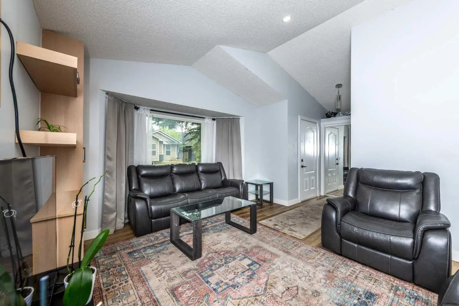 92 Martinwood Road Northeast, Calgary – Residential Detached Listing Photo 6