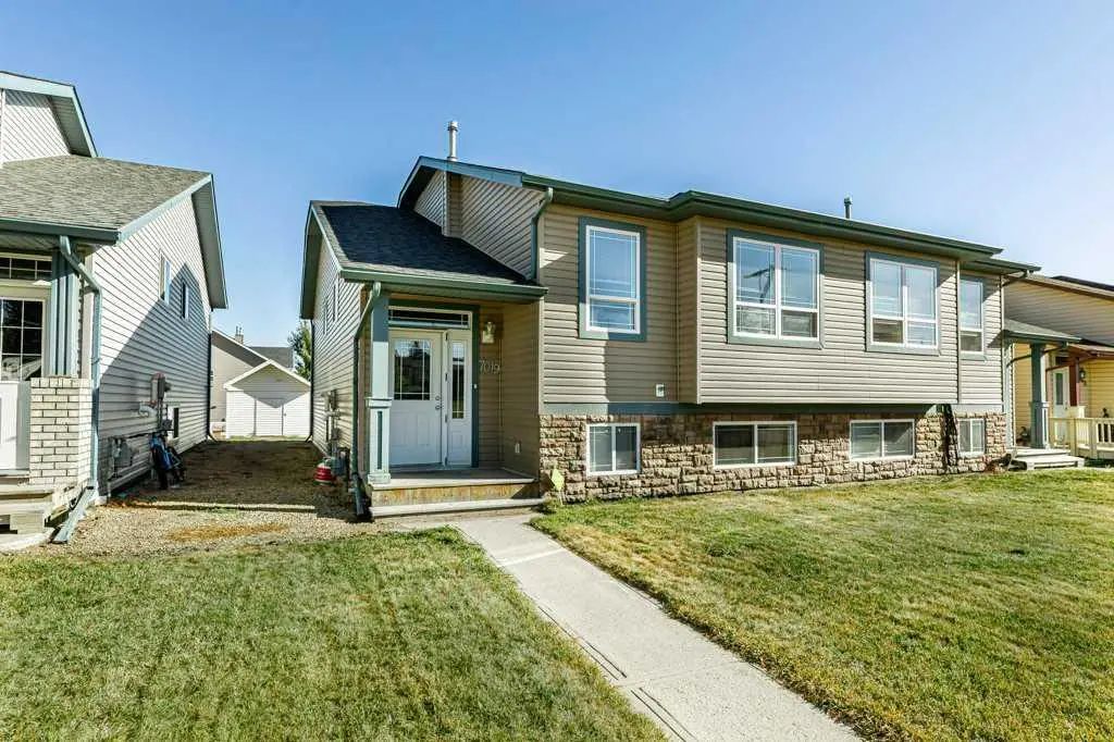 7019 Deer Street , Lacombe
