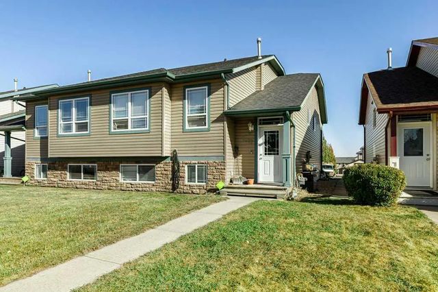 7017 Deer Street , Lacombe