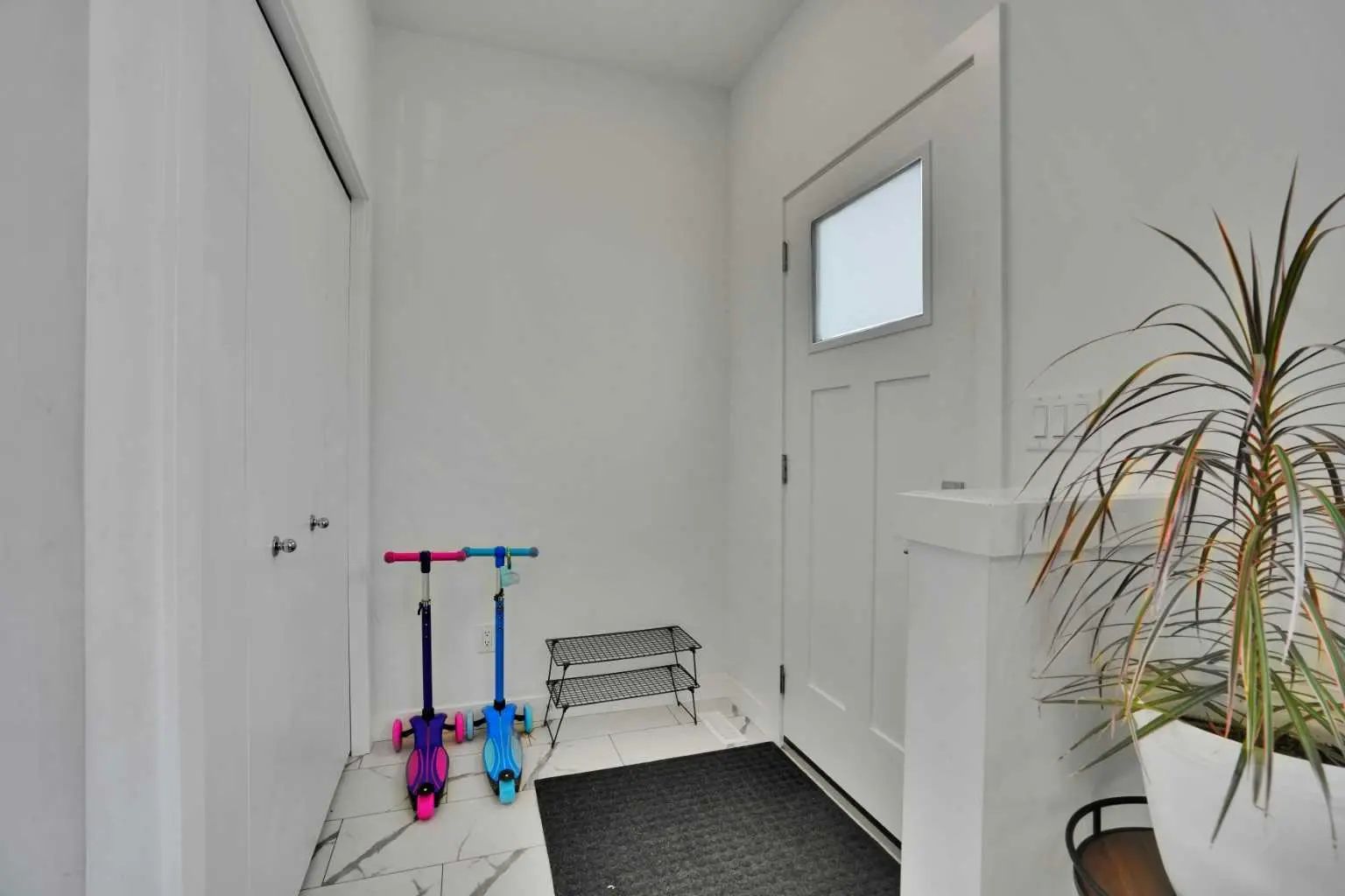 76 Amblefield Terrace Northwest, Calgary – Residential Row/Townhouse Listing Photo 3