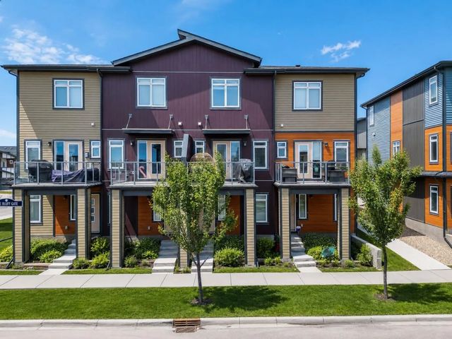 11 Sage Bluff Gate Nw, Calgary