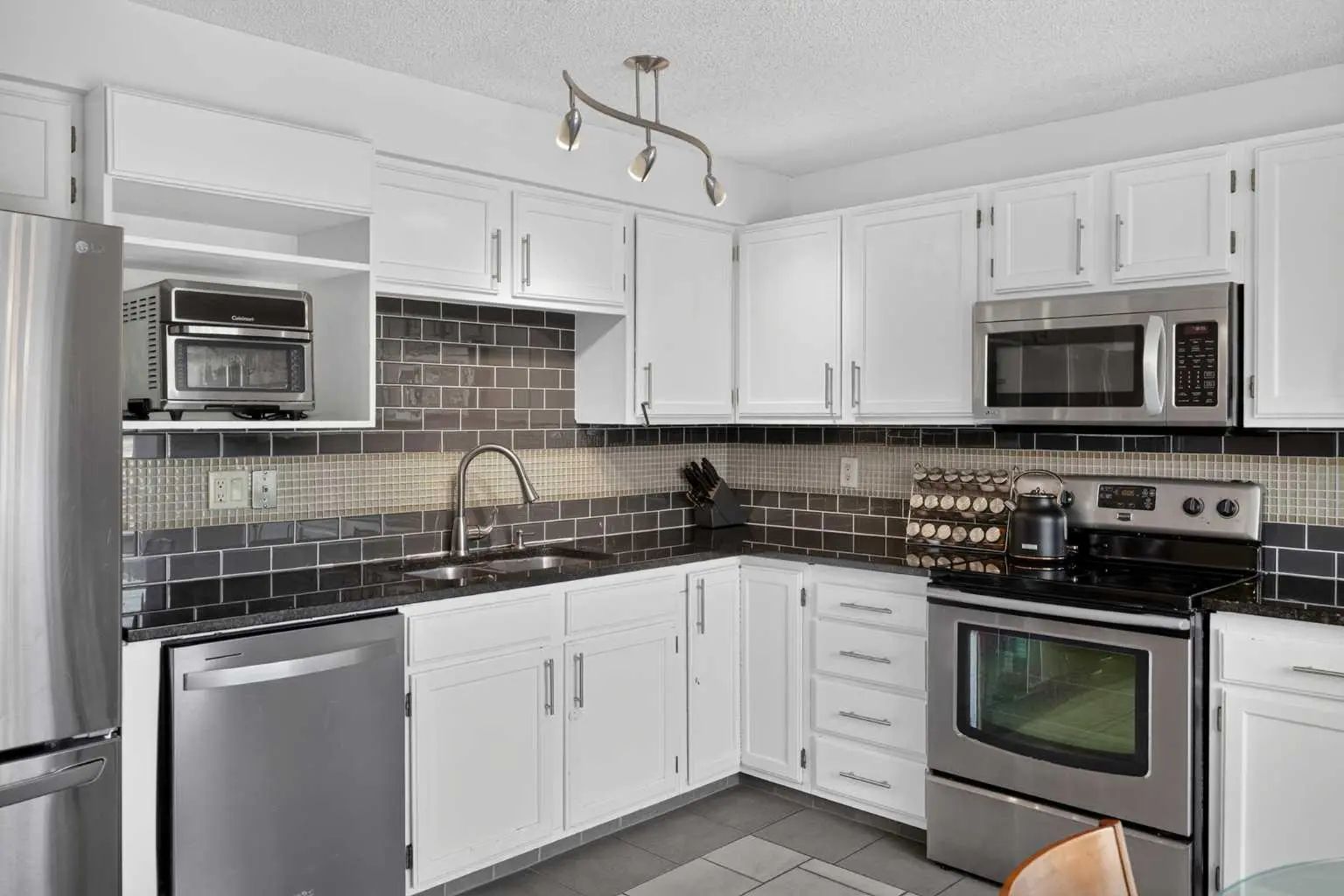 571 Point Mckay Grove Northwest, Calgary – Residential Row/Townhouse Listing Photo 13