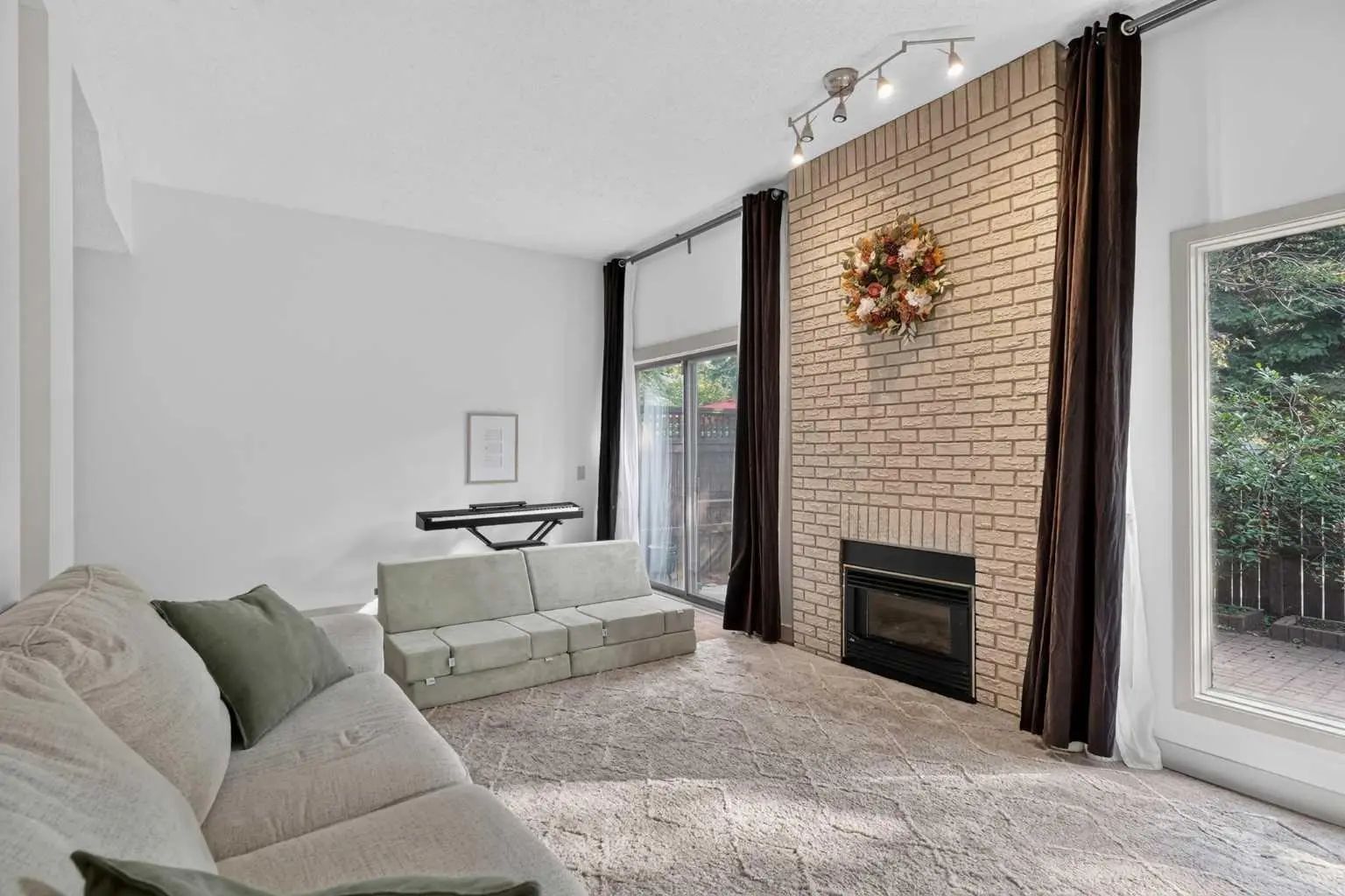 571 Point Mckay Grove Northwest, Calgary – Residential Row/Townhouse Listing Photo 5