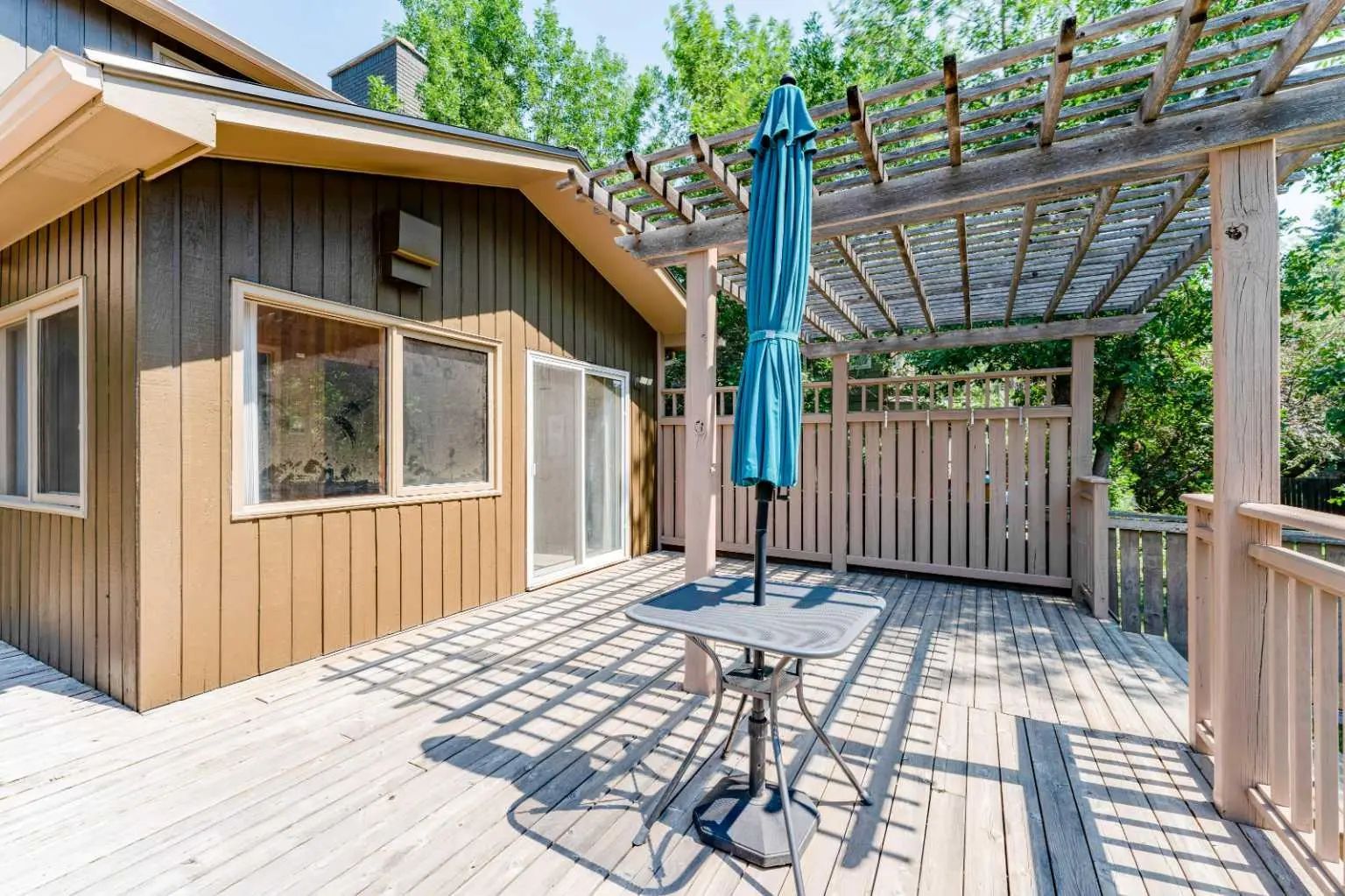 240 Canterville Drive Southwest, Calgary – Residential Detached Listing Photo 11
