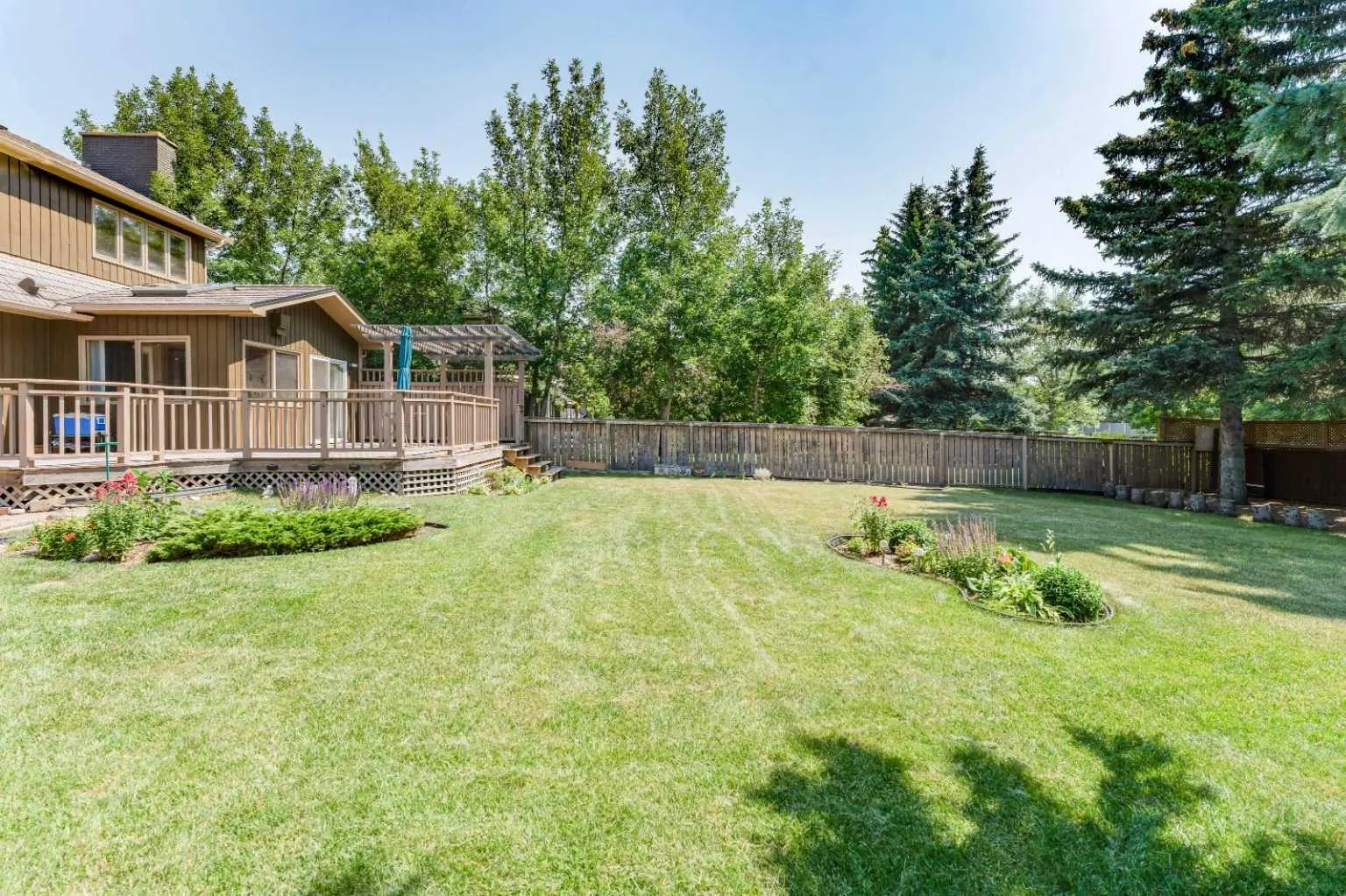 240 Canterville Drive Southwest, Calgary – Residential Detached Listing Photo 6