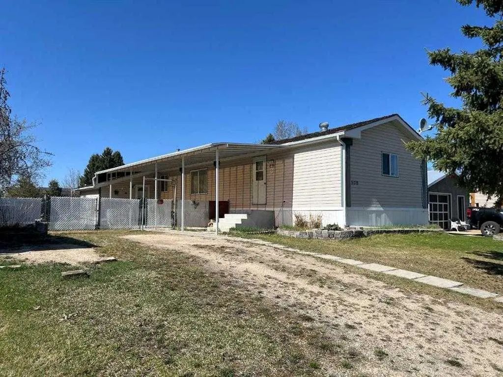 806 5 A Street , Fox Creek