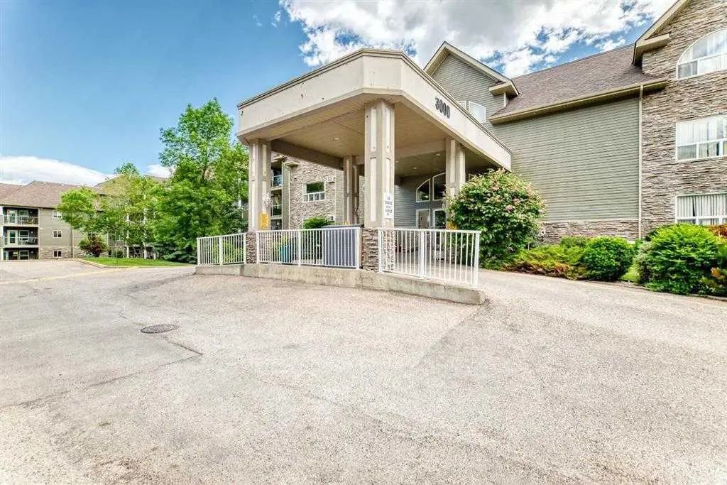 3120 3000 Millrise Point Sw, Calgary