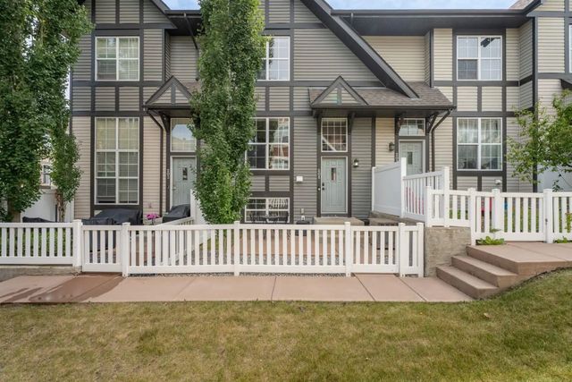 205 New Brighton Villas Se, Calgary