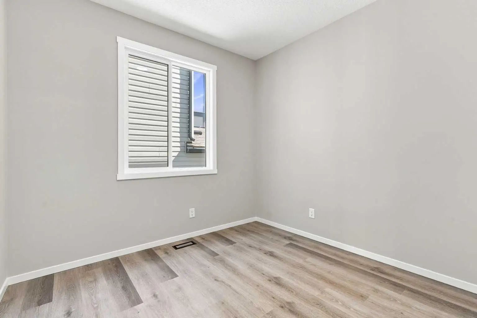 44 Carringwood Rise Northwest, Calgary – Residential Detached Listing Photo 6