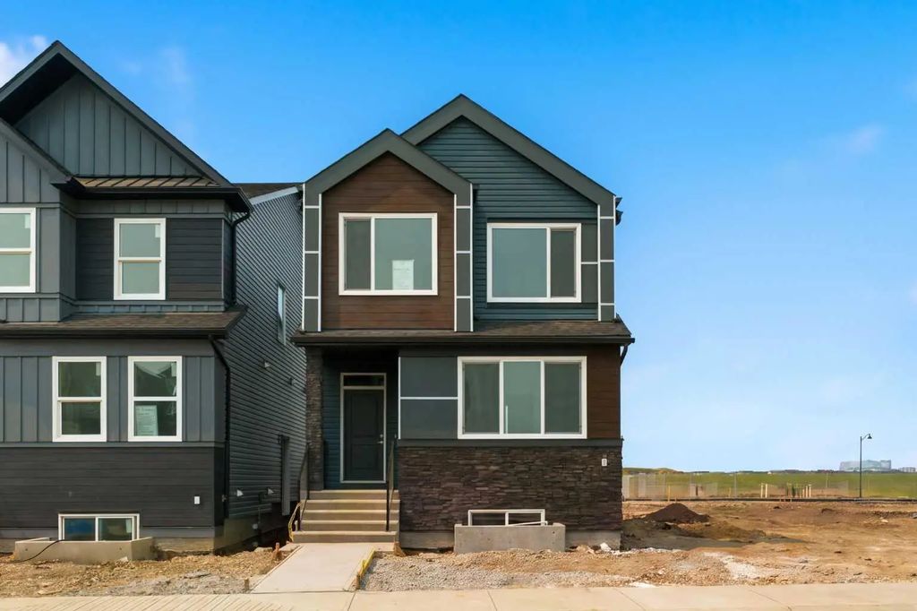 37 Rosemary Gardens Se, Calgary