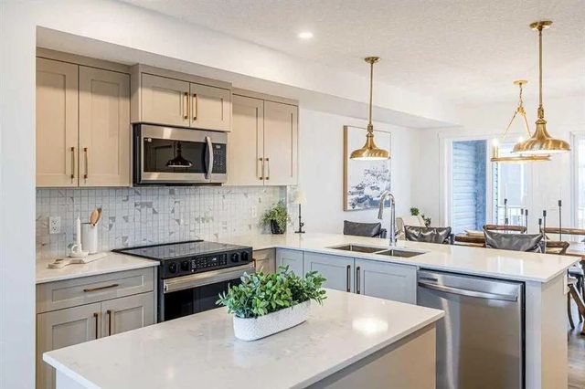 43 200 Belmont Street Sw, Calgary