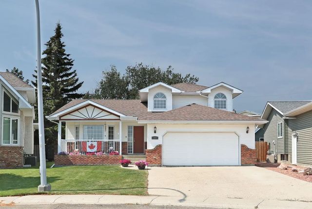 35 Parkland Close E, Brooks
