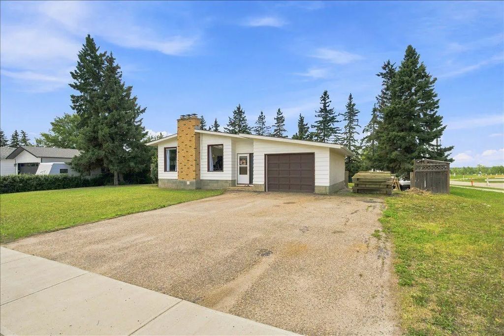 1121 5 Avenue , Beaverlodge