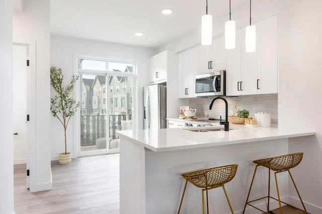 702 437 Alpine Avenue Sw, Calgary