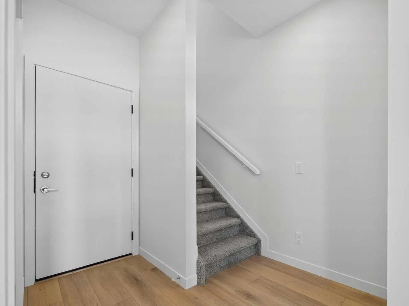 82 Arbour Lake Court Northwest, Calgary – Residential Row/Townhouse Listing Photo 4