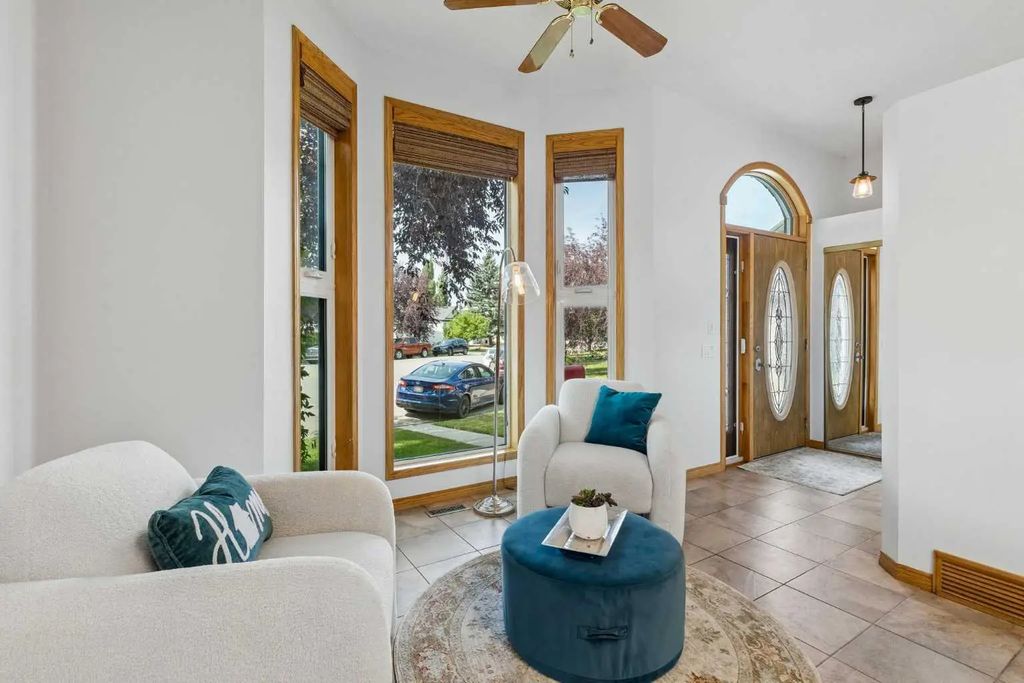 246 Mt Lorette Place Se, Calgary