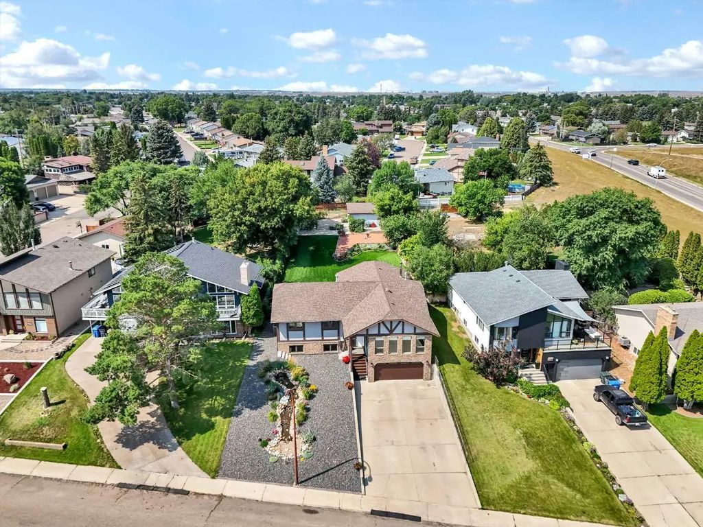 1174 16 Street Ne, Medicine Hat