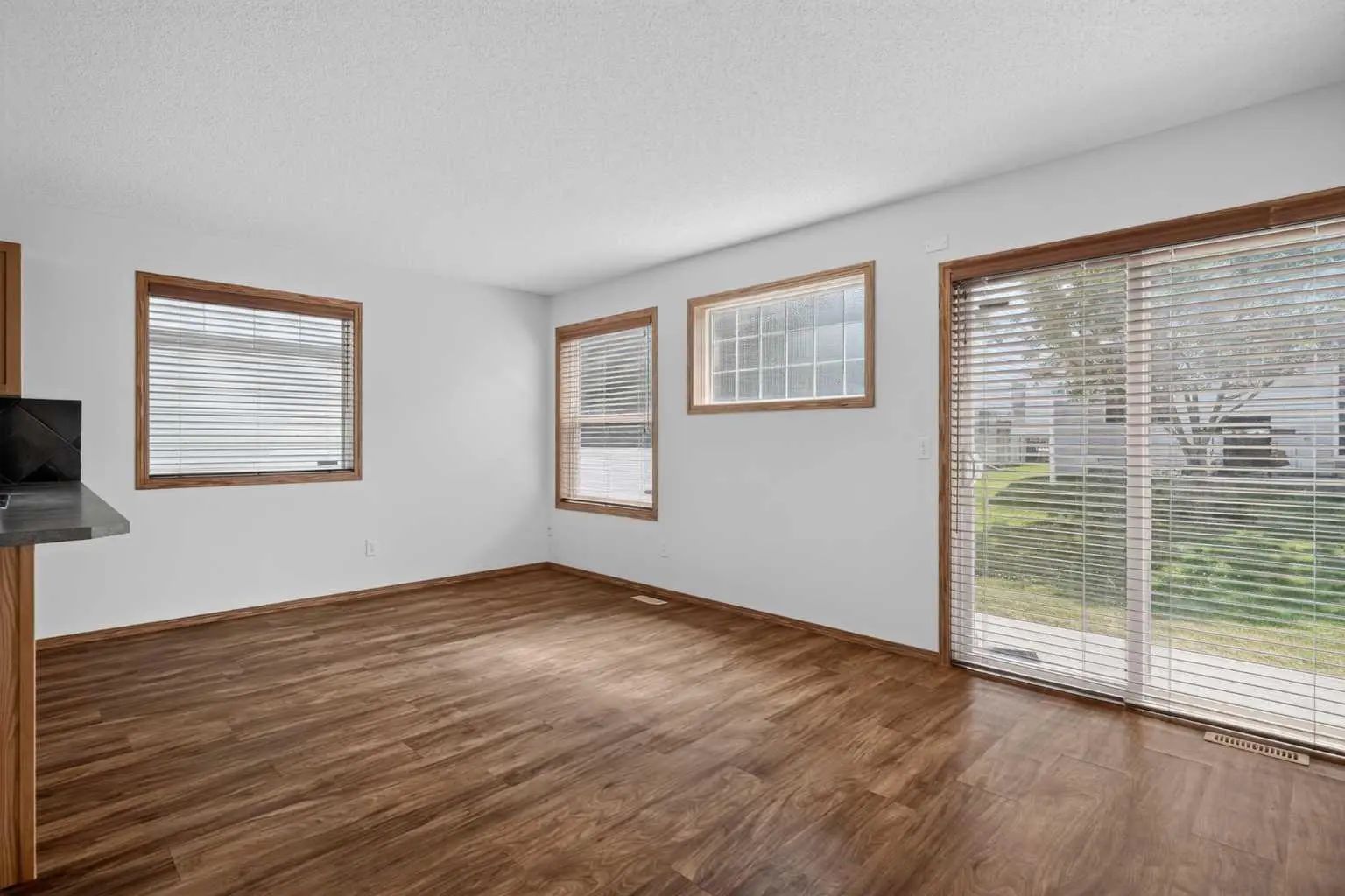 2337 Eversyde Avenue Southwest, Calgary – Residential Row/Townhouse Listing Photo 10