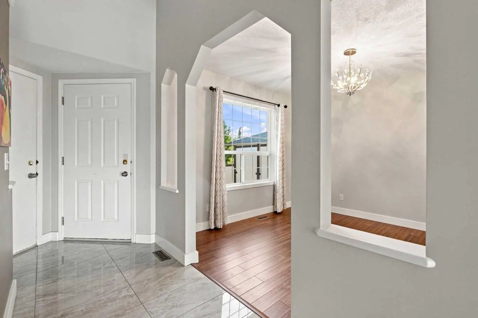 541 Citadel Meadow Bay Northwest, Calgary – Residential Detached Listing Photo 4