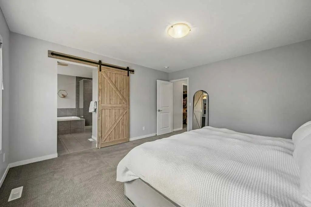 114 Crestbrook Way Southwest, Calgary – Residential Semi Detached (Half Duplex) Listing Photo 24