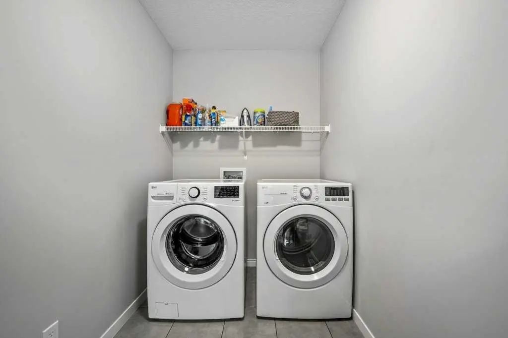 114 Crestbrook Way Southwest, Calgary – Residential Semi Detached (Half Duplex) Listing Photo 33