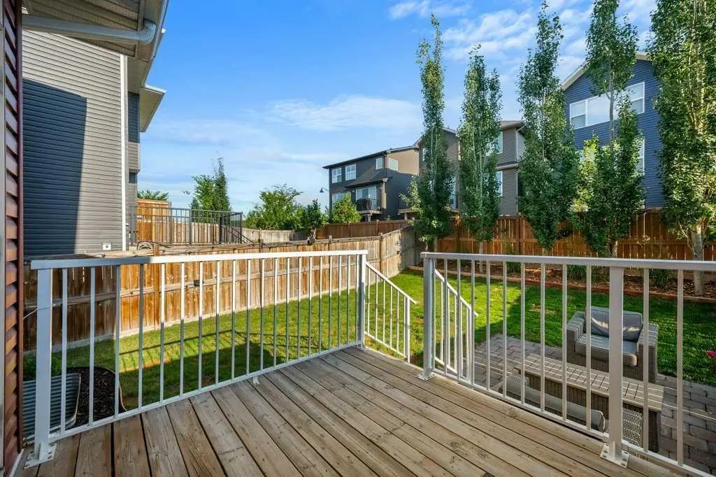 114 Crestbrook Way Southwest, Calgary – Residential Semi Detached (Half Duplex) Listing Photo 41