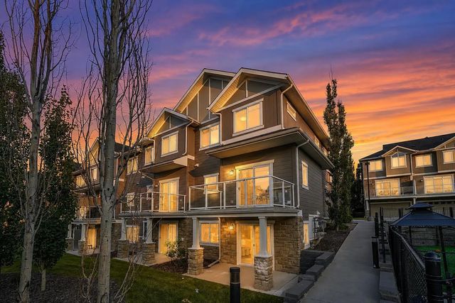 570 Evanston Manor Nw, Calgary