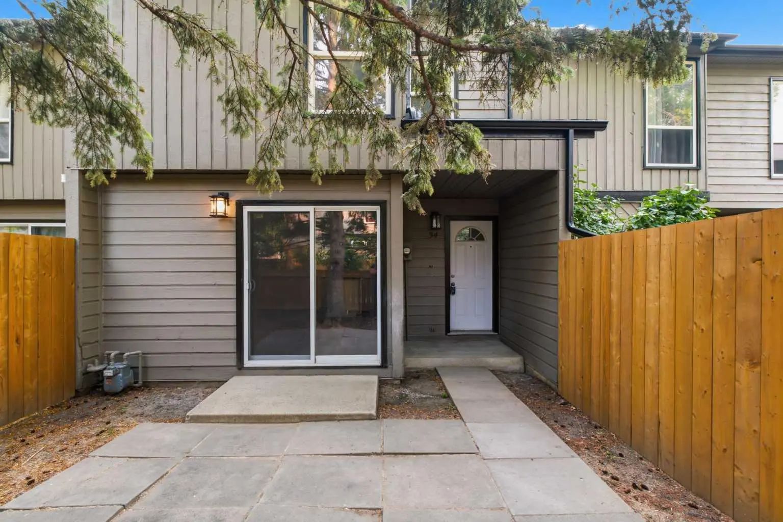 34 420 Grier Avenue Northeast, Calgary – Residential Row/Townhouse Listing Photo 2