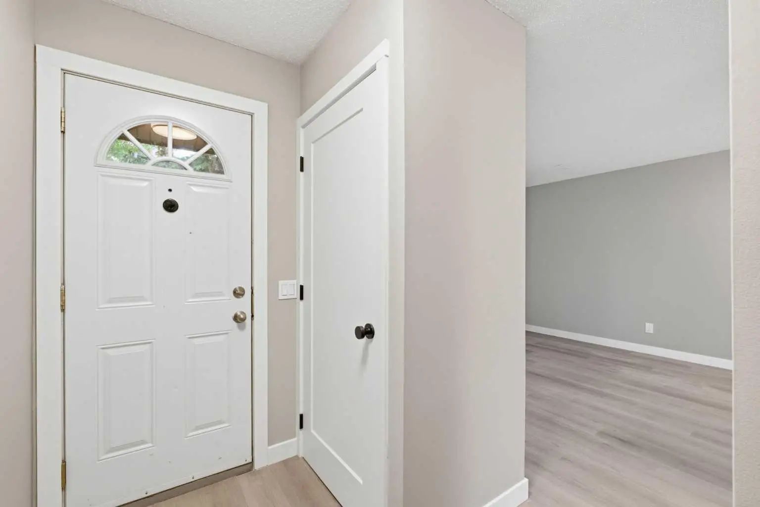 34 420 Grier Avenue Northeast, Calgary – Residential Row/Townhouse Listing Photo 4