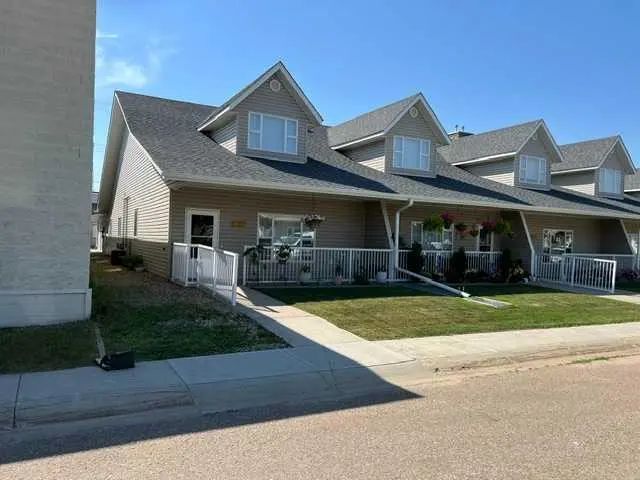 5008a 49 Street , Stettler