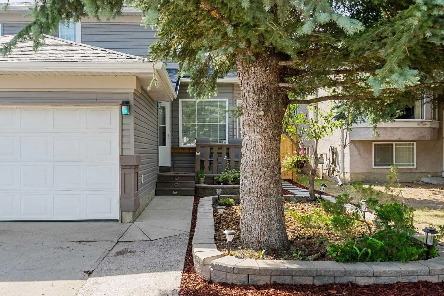 232 Harvest Glen Place Northeast, Calgary – Residential Detached Listing Photo 2
