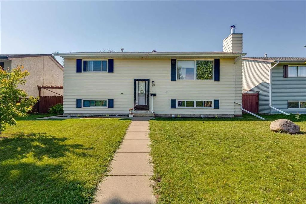 43 Oak Street , Red Deer