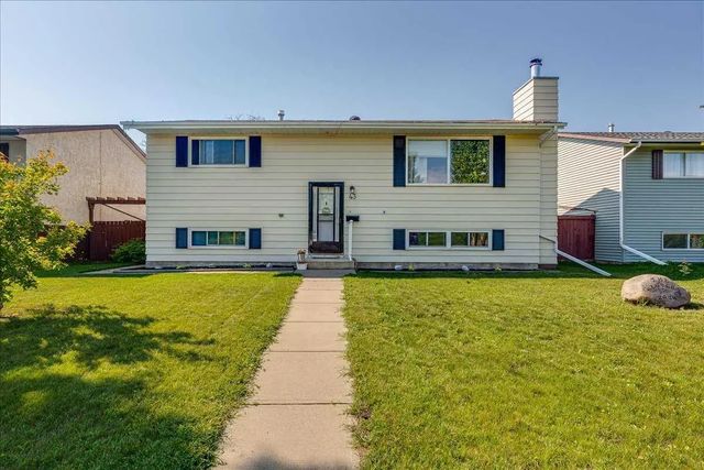 43 Oak Street , Red Deer