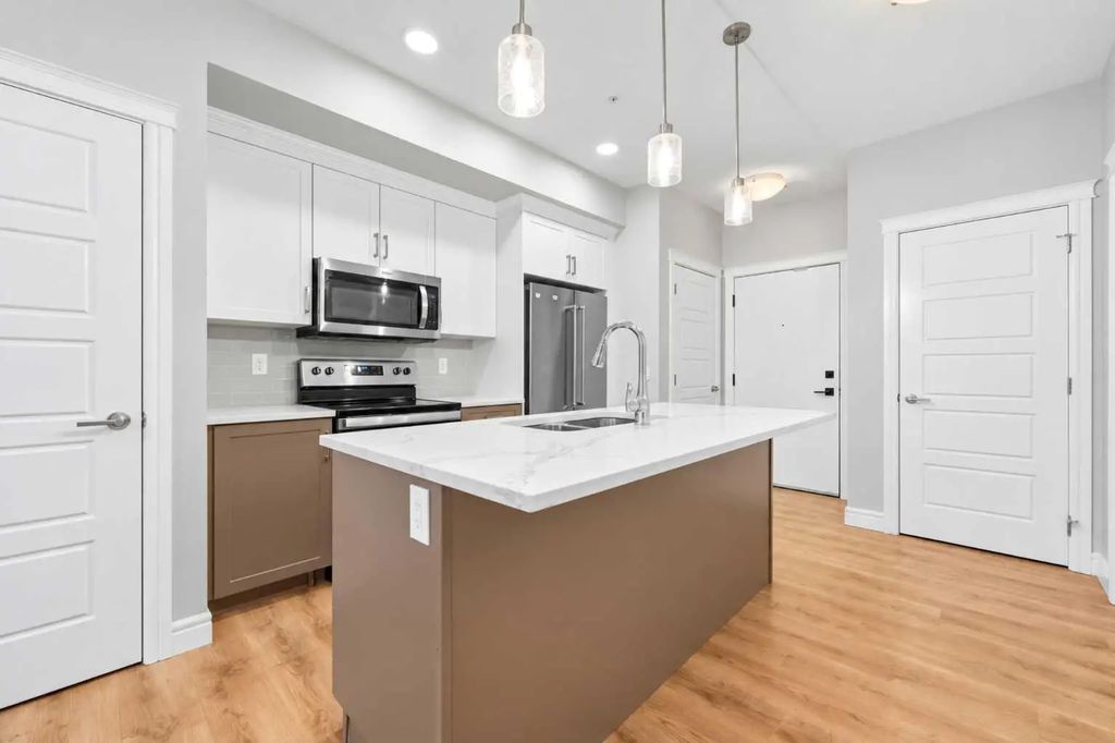 211 19661 40 Street SE, Calgary