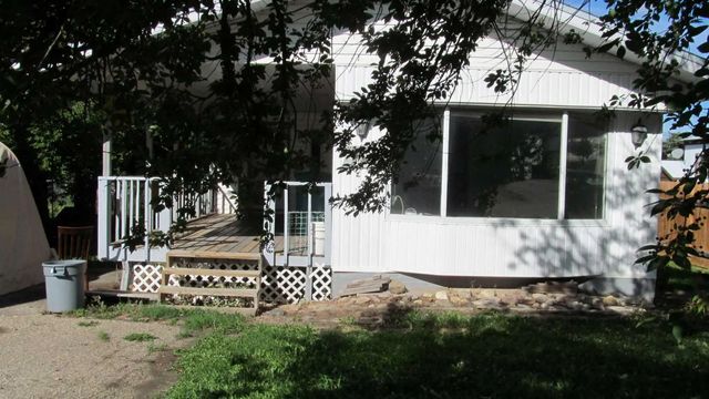 1109 6th  , Beaverlodge