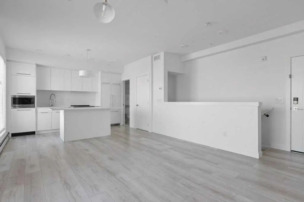 415 3130 Thirsk Street Northwest, Calgary – Residential Apartment Listing Photo 4