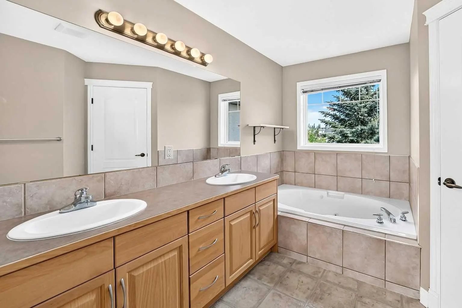 63 Royal Birch Point Northwest, Calgary – Residential Detached Listing Photo 27