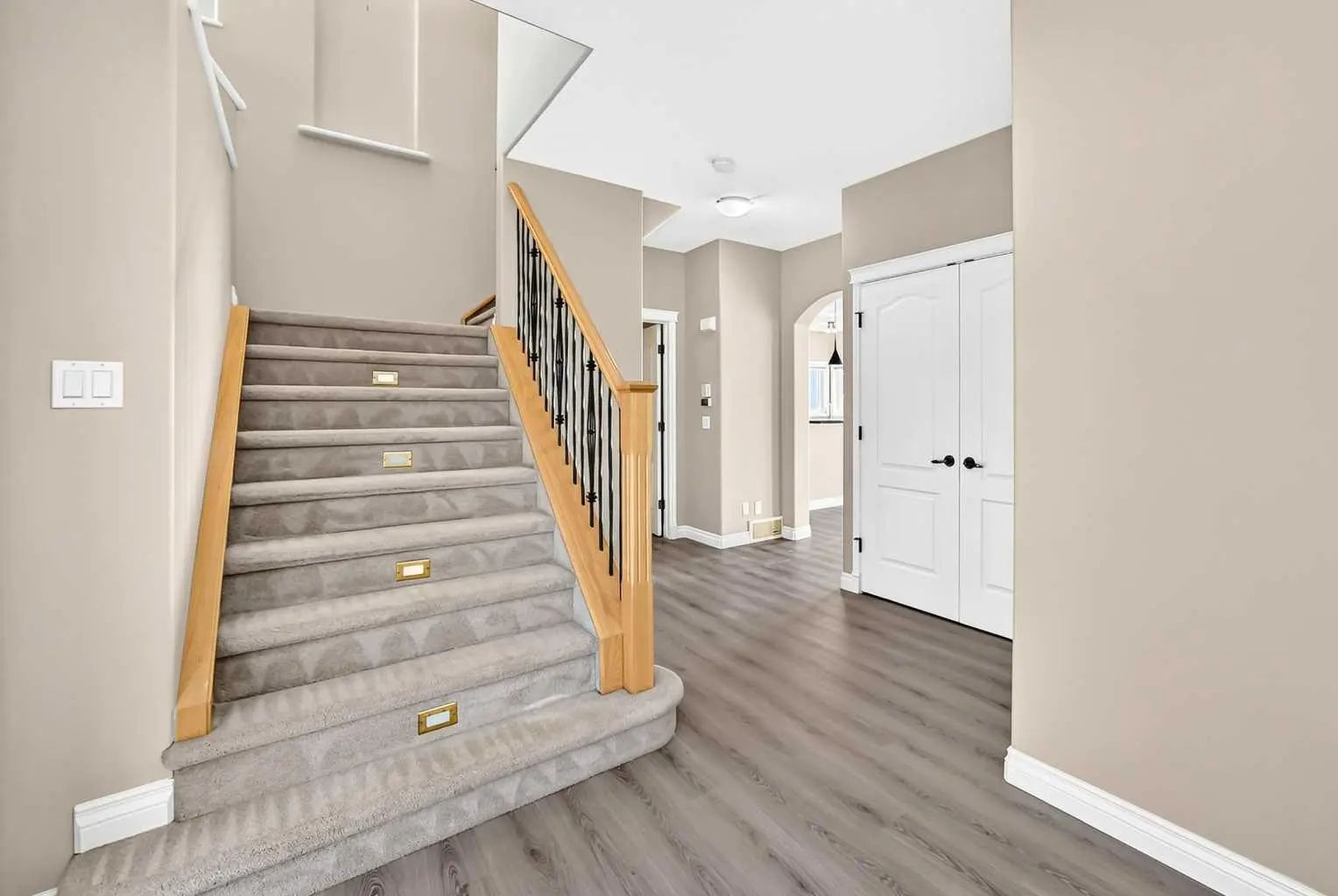 63 Royal Birch Point Northwest, Calgary – Residential Detached Listing Photo 7