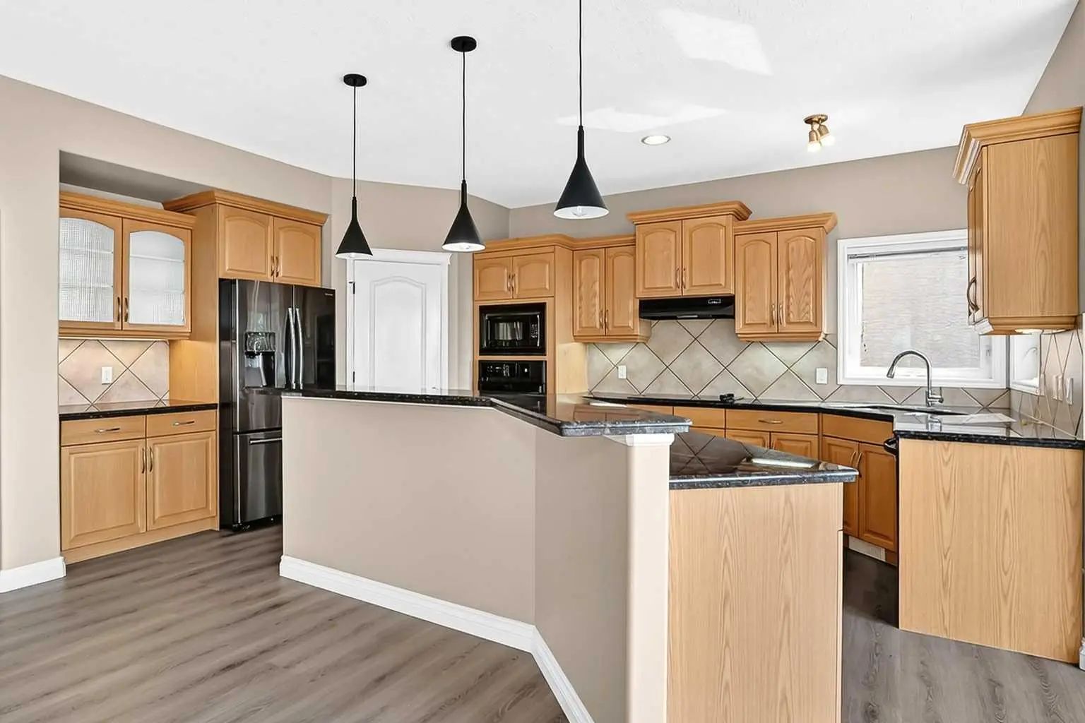 63 Royal Birch Point Northwest, Calgary – Residential Detached Listing Photo 8