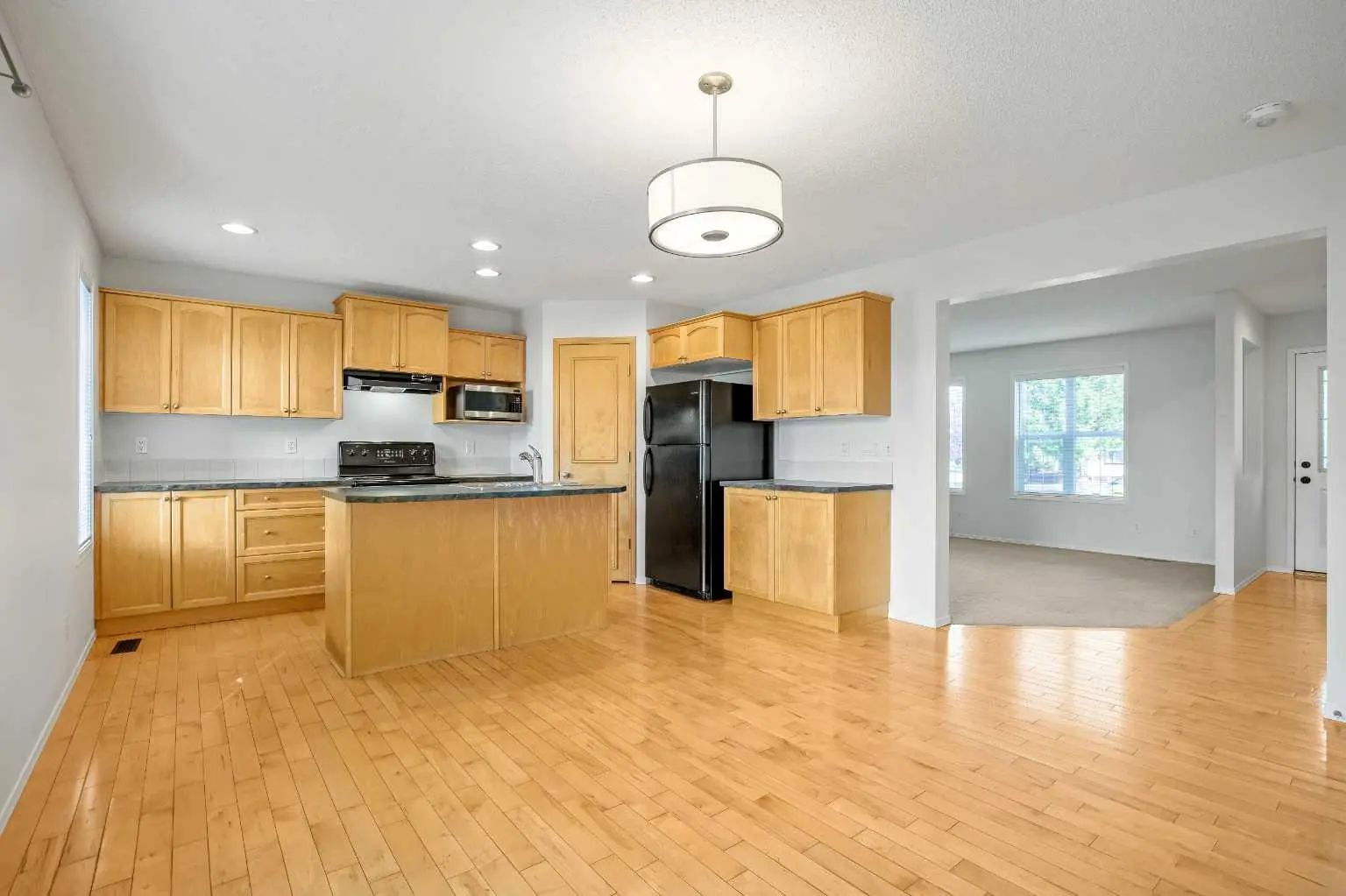 179 Prestwick Drive Southeast, Calgary – Residential Detached Listing Photo 5