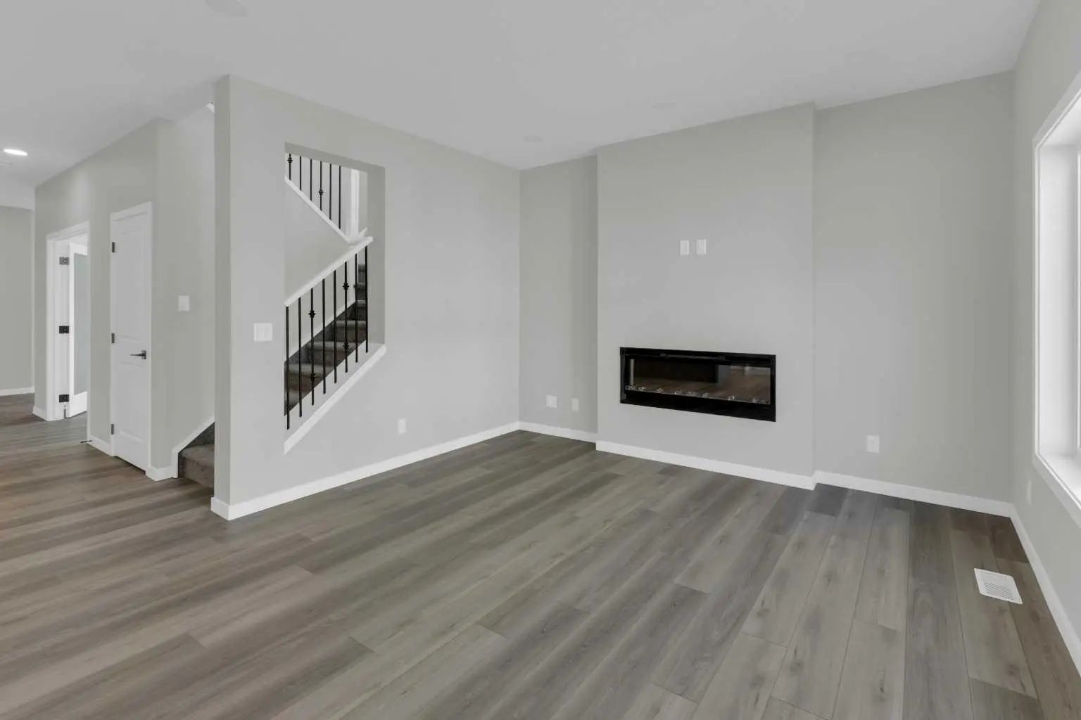 172 Starling Place Northwest, Calgary – Residential Detached Listing Photo 10