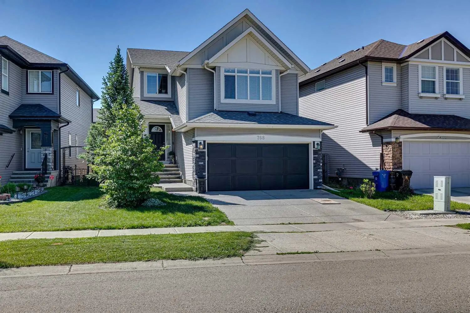 768 New Brighton Drive Southeast, Calgary – Residential Detached Listing Photo 2