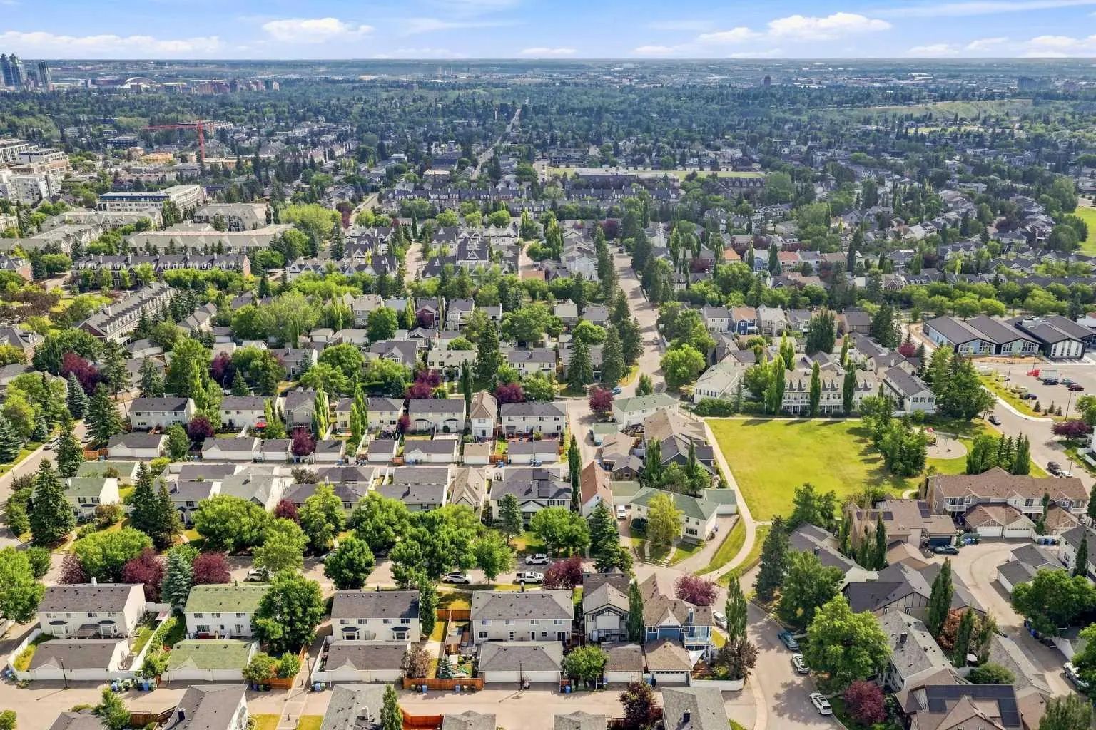 172 Somme Manor Southwest, Calgary – Residential Semi Detached (Half Duplex) Listing Photo 16