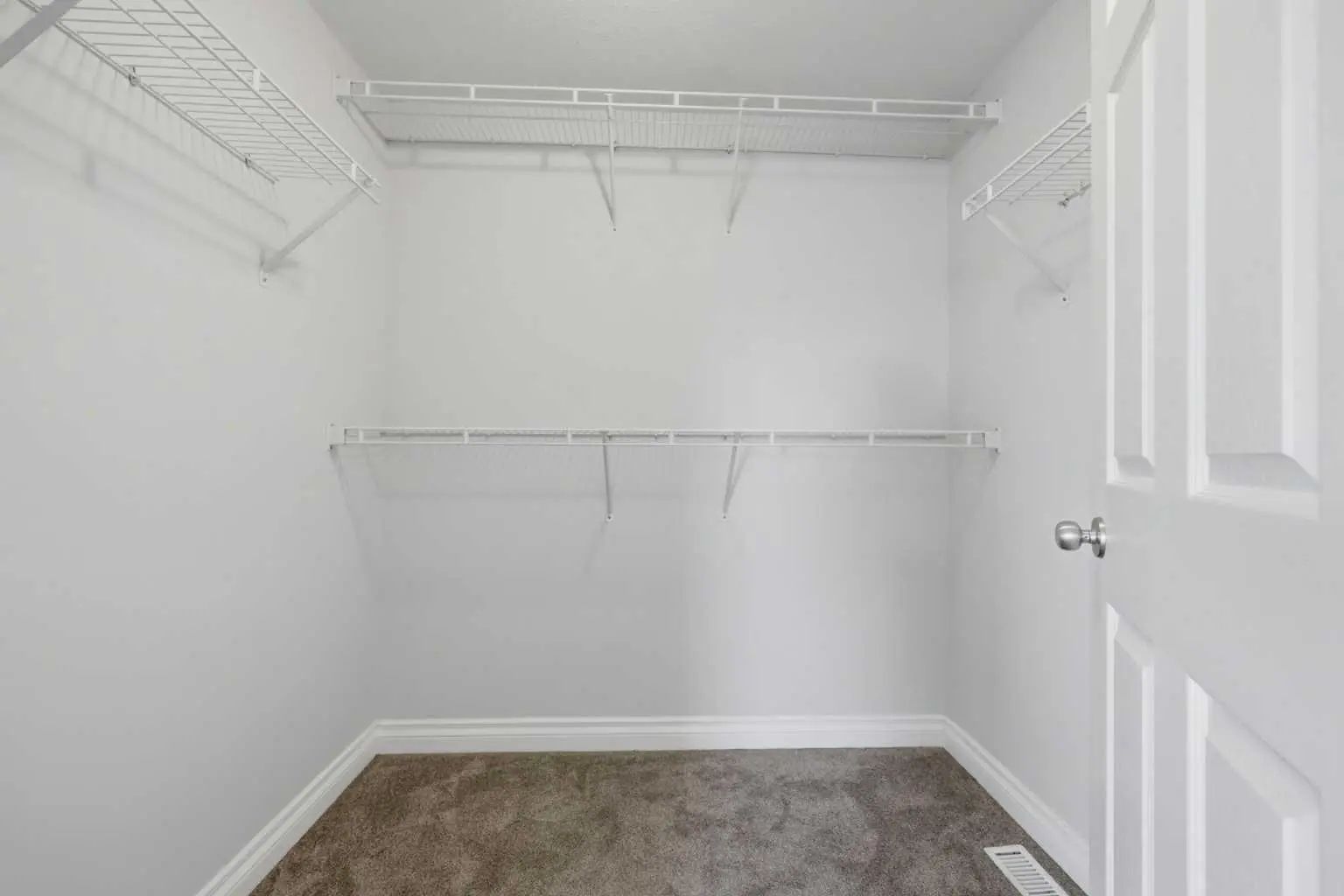 172 Somme Manor Southwest, Calgary – Residential Semi Detached (Half Duplex) Listing Photo 22