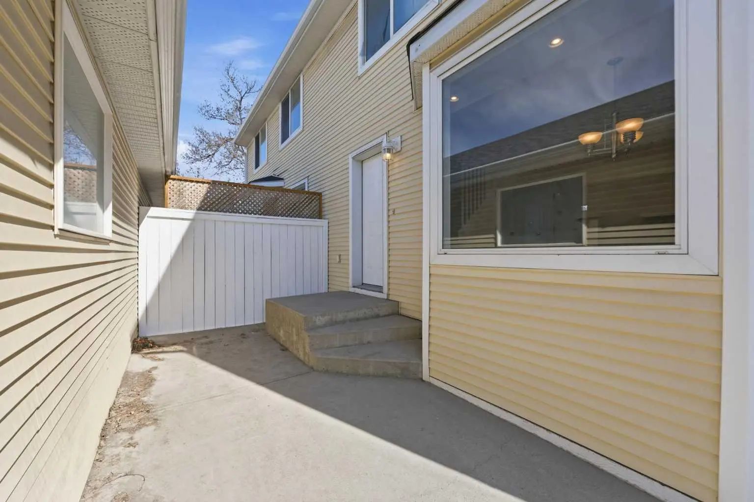 172 Somme Manor Southwest, Calgary – Residential Semi Detached (Half Duplex) Listing Photo 32