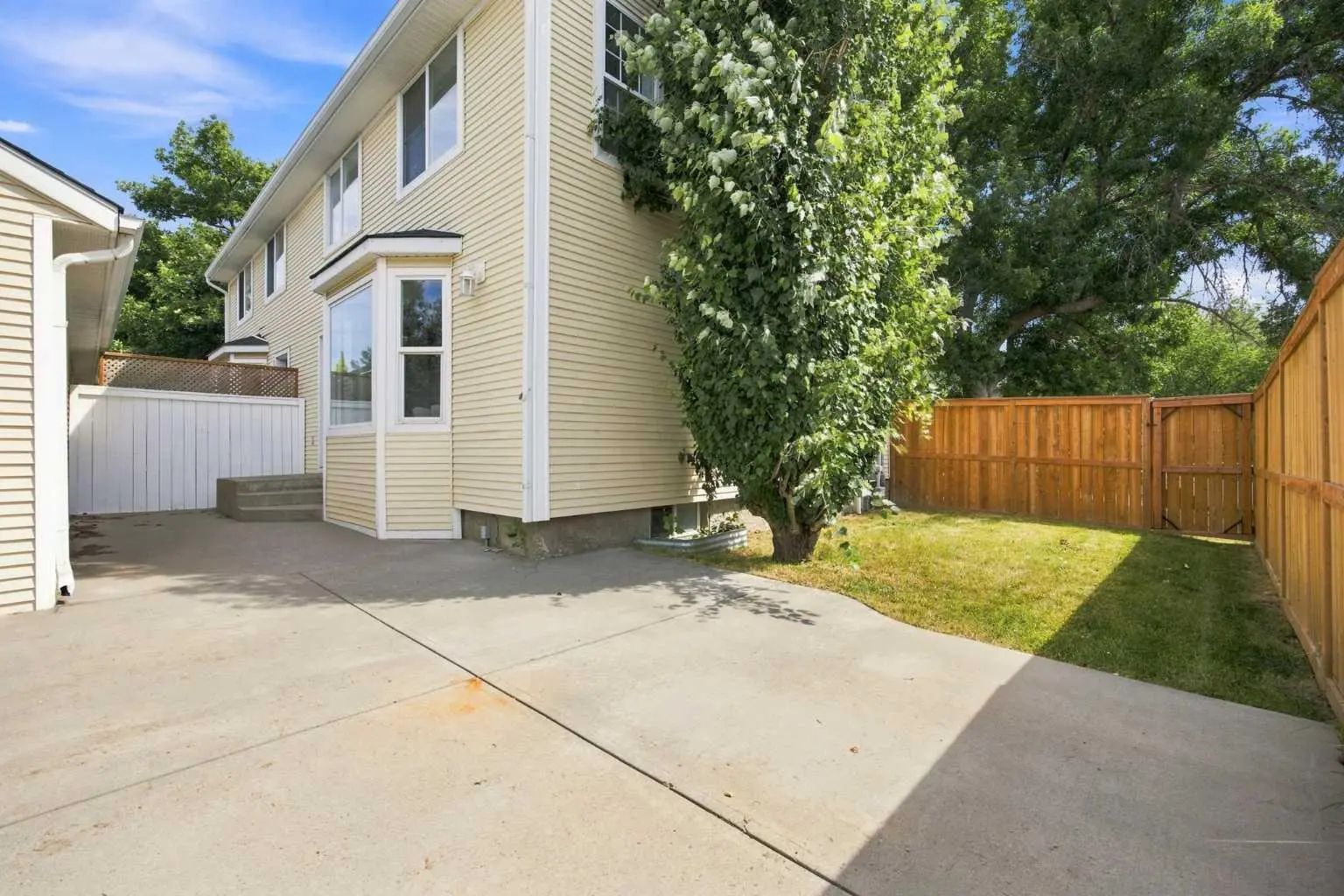 172 Somme Manor Southwest, Calgary – Residential Semi Detached (Half Duplex) Listing Photo 33