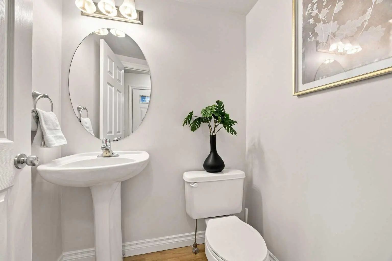172 Somme Manor Southwest, Calgary – Residential Semi Detached (Half Duplex) Listing Photo 5