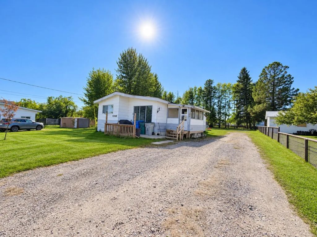 424 68 Street , Edson